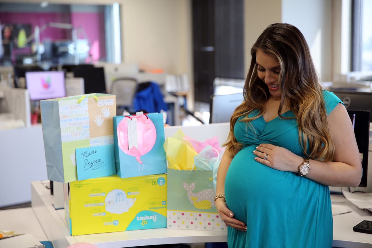 Su esposo y ella decidieron no saber si será niño o niña hasta el día que nazca en agosto.