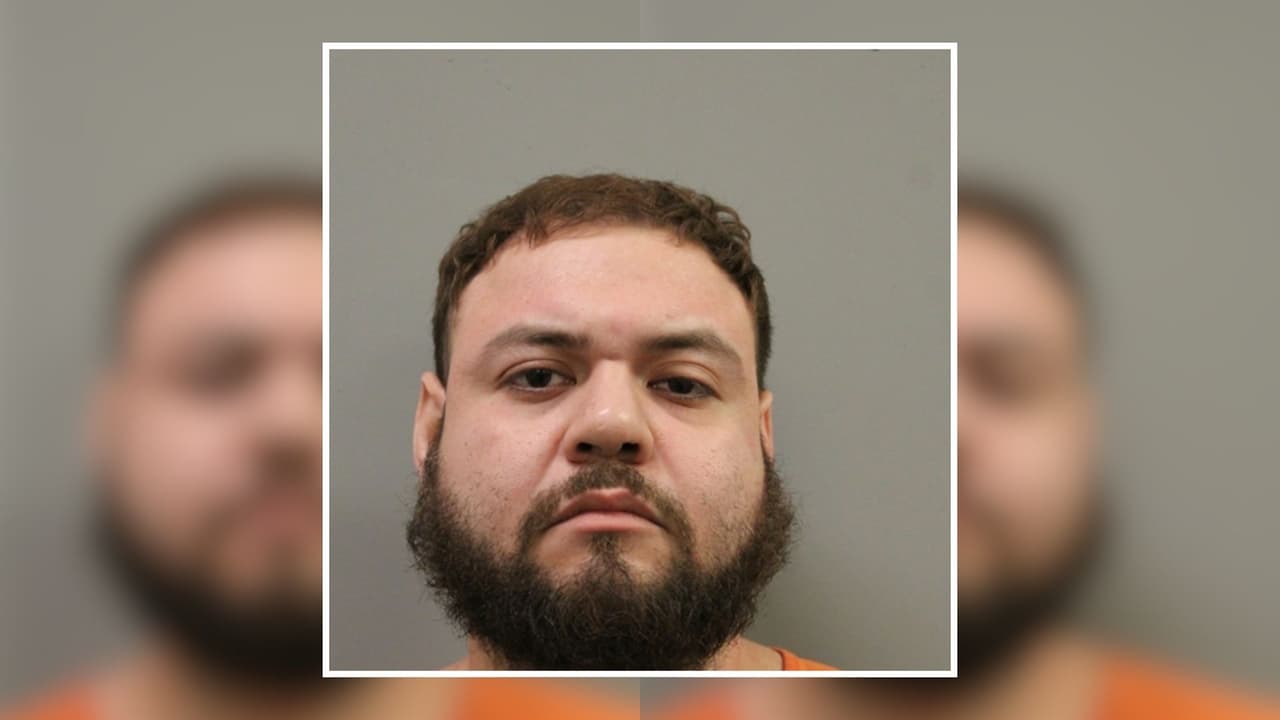 Revelan que acusado de causar la muerte de mujer en un choque múltiple en Houston cometió varios delitos tras el accidente