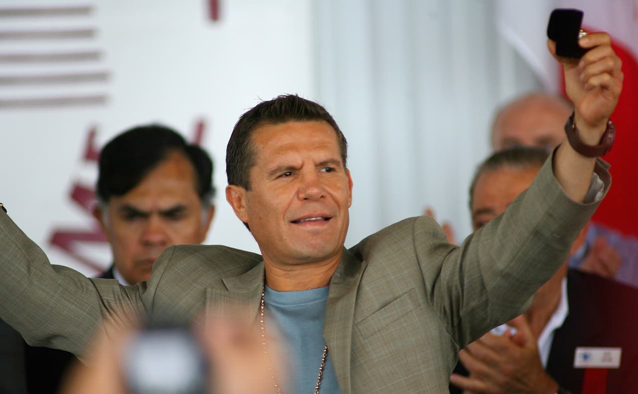 El columnista dice que Chávez sustituyó a Rolando Andrade, padre de Yolanda, en el negocio de lavado de dinero para muchos grupos criminales de México.