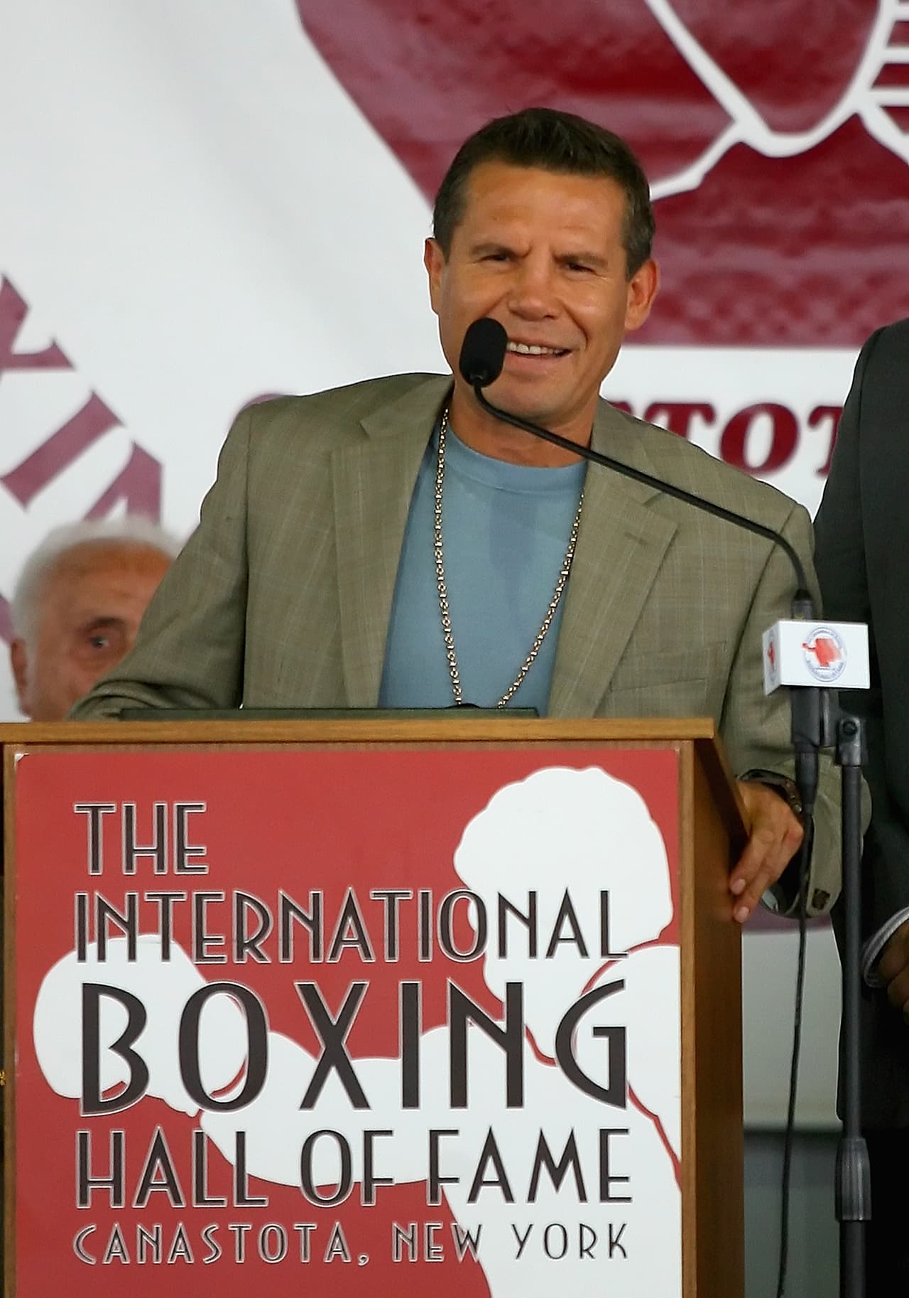 Chávez dijo en entrevista con la prensa que demandará por difamación, ya que las acusaciones no tienen fundamento.