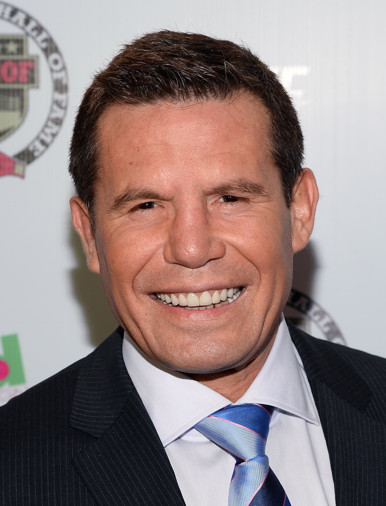 Por ende, además de la demanda contra difamación, exige al diario mexicano que se disculpe con él, su familia y con "todo el público".