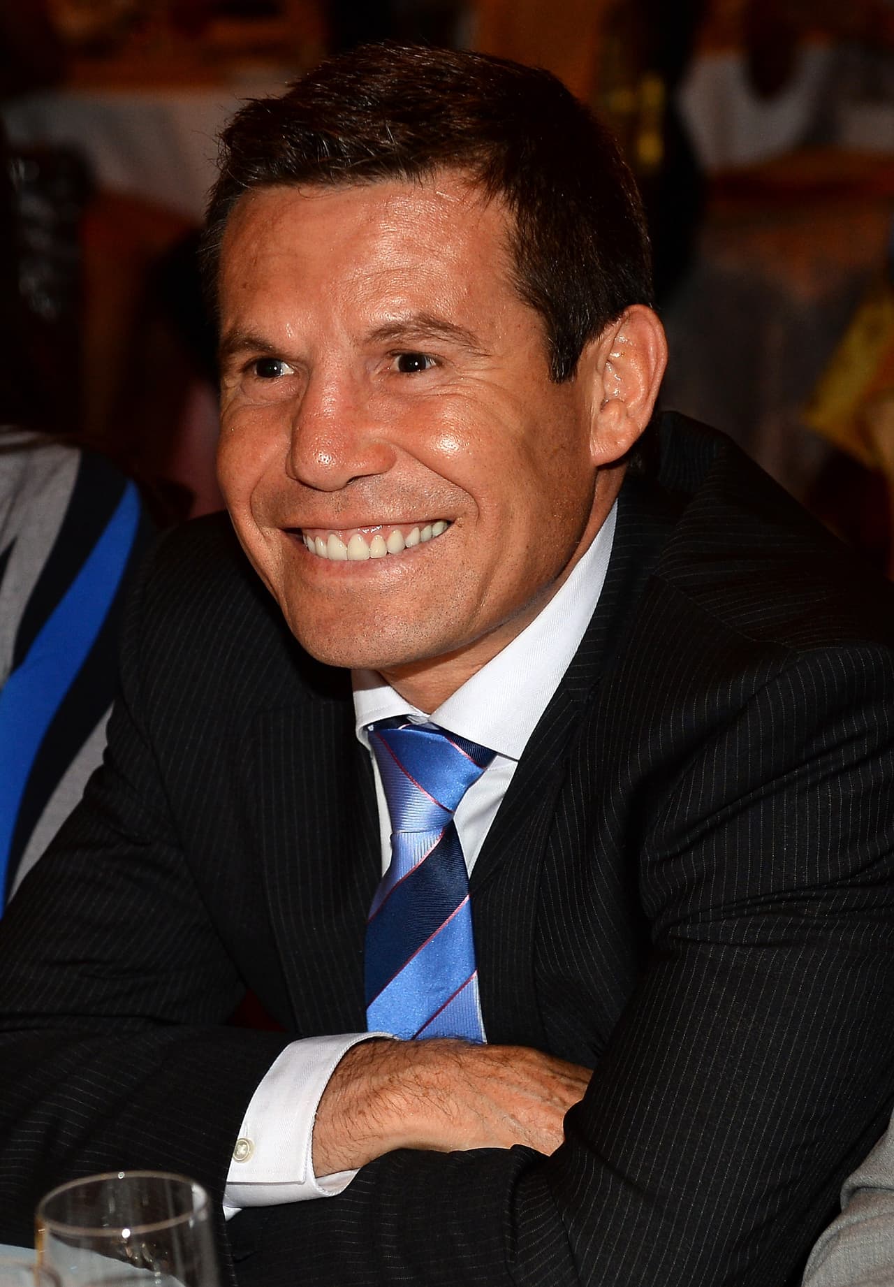 Y es que aparecía en fotos con narcos como Amado Carrillo Fuentes, "El señor de los cielos".