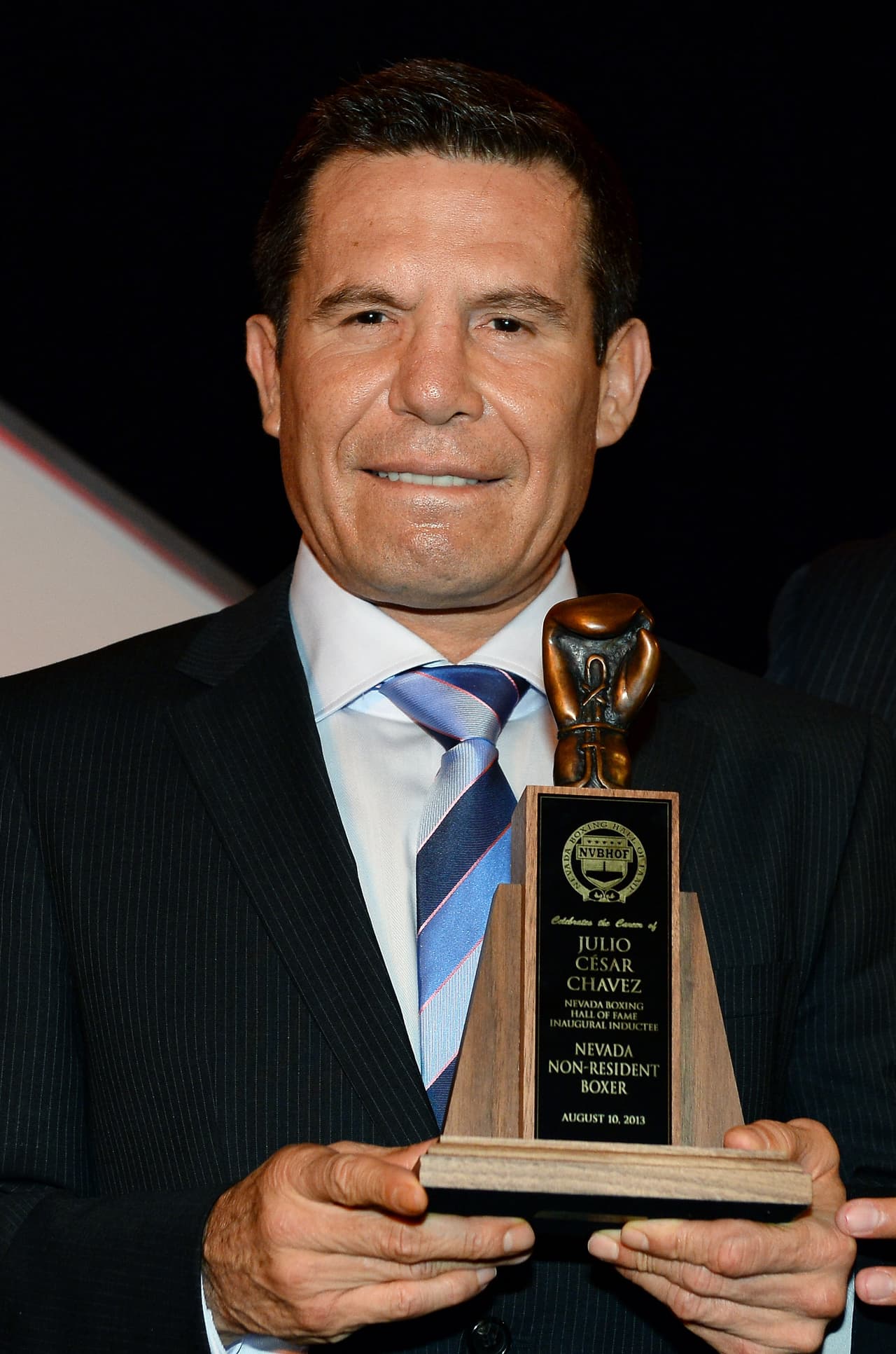 El columnista Ricardo Alemán escribió para 'El Universal' que el ex campeón mundial de boxeo tiene desde hace años relaciones con el narcotráfico.