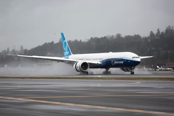 FAA ordena inspecciones adicionales a los Boeing 777 tras falla en un avión de pasajeros