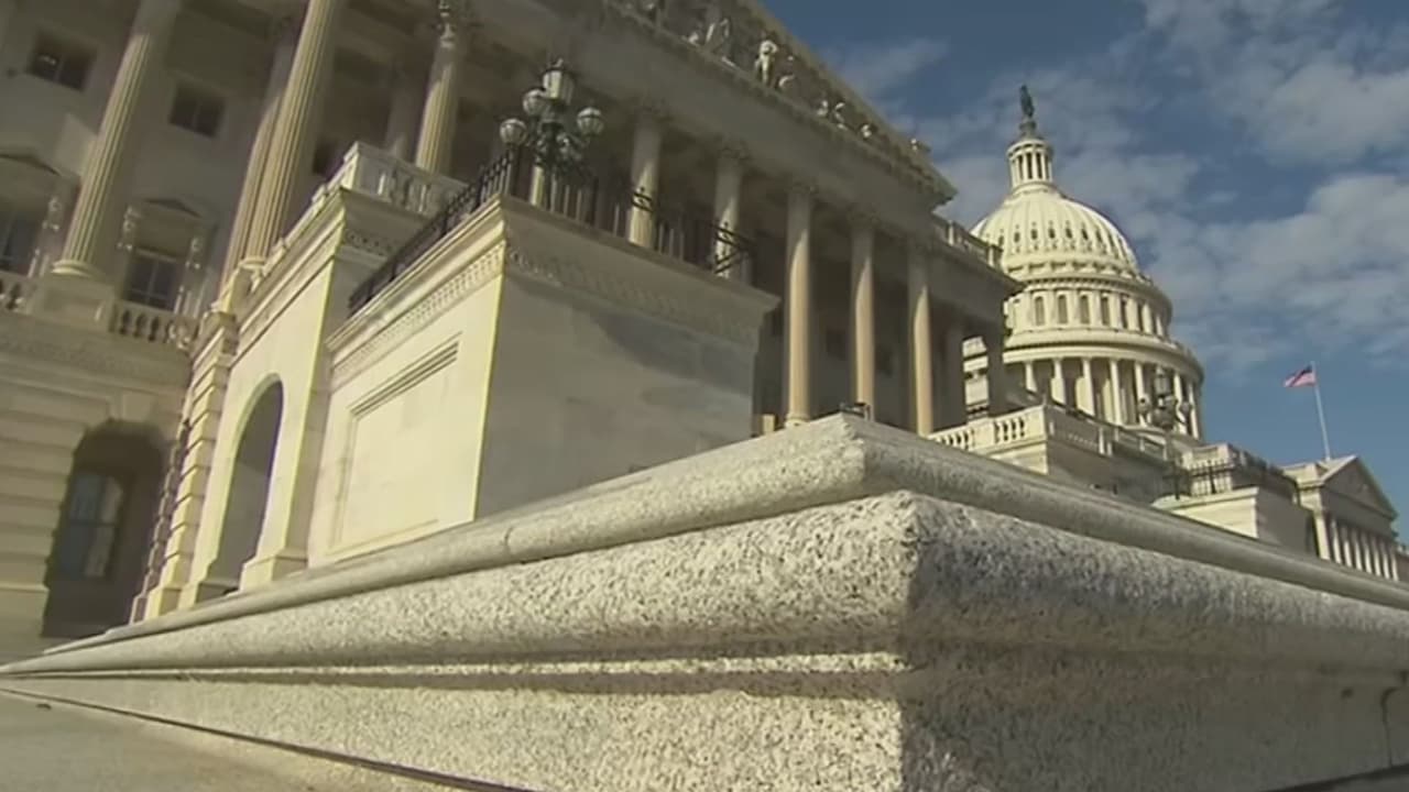 Senado rechaza presupuesto para evitar cierre: Demócratas exigen reformas a operativos de ICE