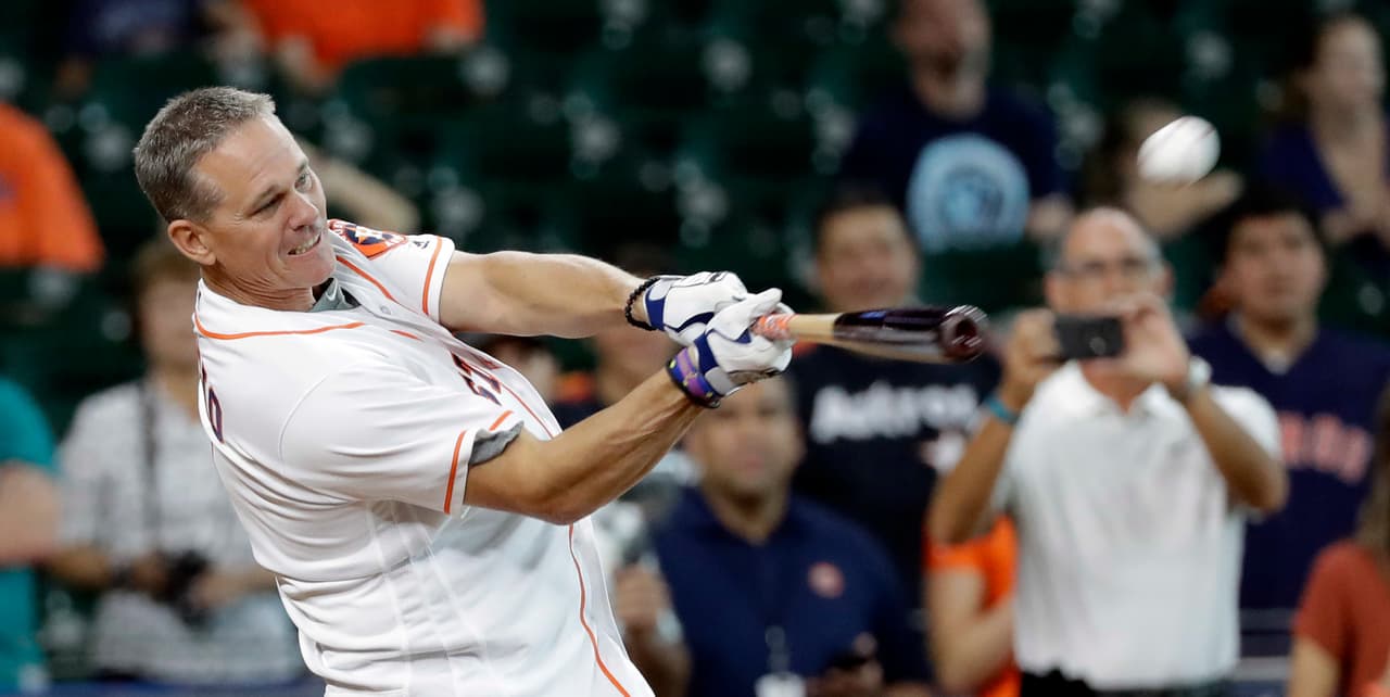 De 1988 a 2007 Craig Biggio tuvo una gran carrera en las Grandes Ligas. Aunque le fue esquivo el título de Serie Mundial, al menos en 2005 pudo llegar a disputar un Clásico de Otoño. Bateó 3,060 imparables y es miembro del Salón de la Fama del Béisbol.