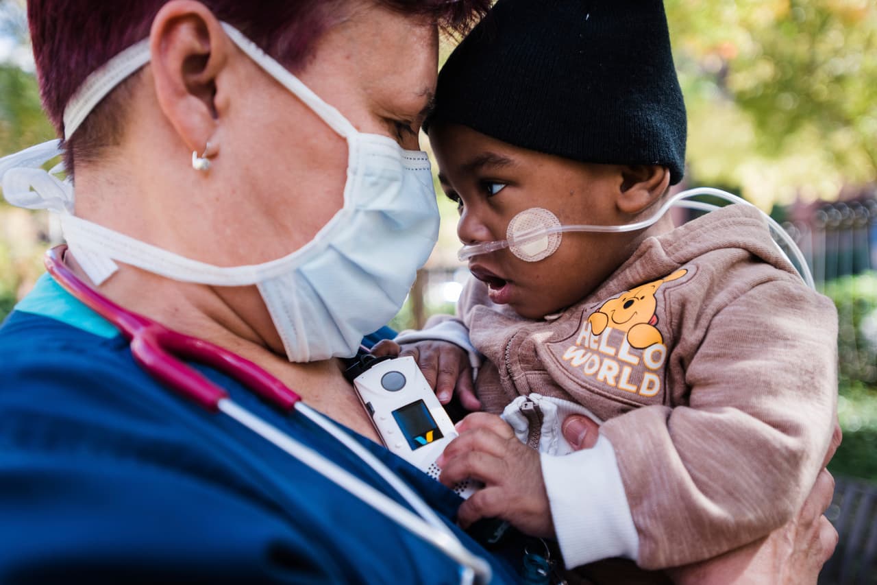 <b>Un feto se considera a término a las 40 semanas,</b> pero la mamá de Curtis entró en trabajo de parto cerca de la mitad de ese tiempo.
