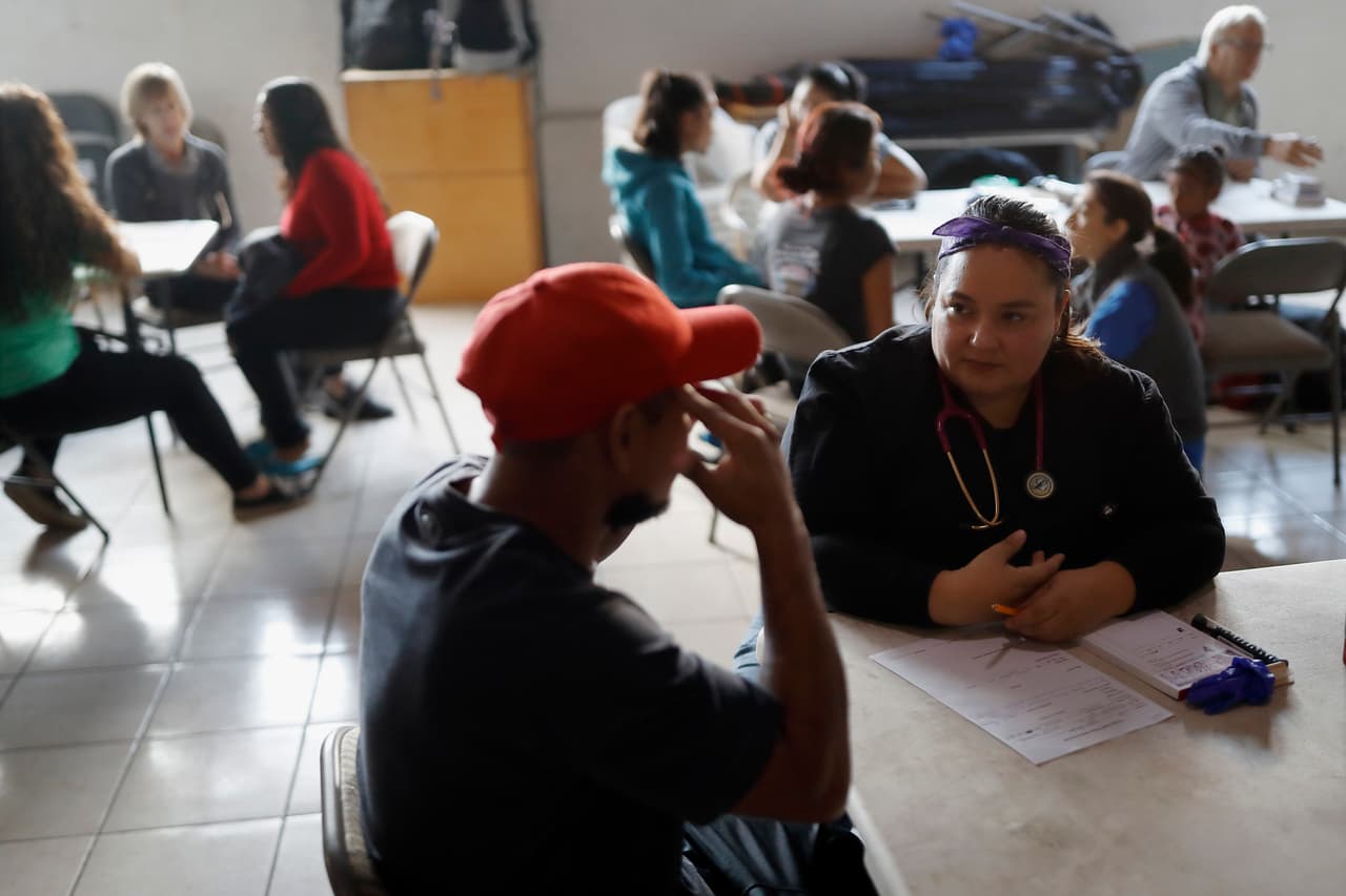 Congresistas exigen investigación de falsas audiencias judiciales utilizadas para enviar a solicitantes de asilo a México