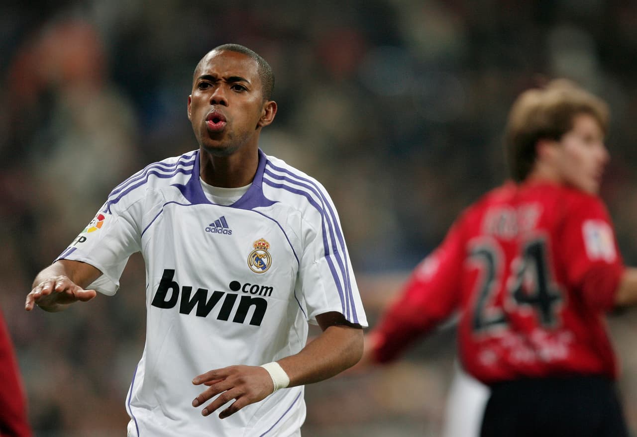 El brasileño Robinho tuvo un buen comienzo en 2005 con Real Madrid, con 12 goles, mientras que en 2006/07 marcó 8 tantos. Aunque su registro mejoró en 2007/08 con 15 tantos se decidió por salir del equipo blanco y fue traspasado al Manchester City en 2008.