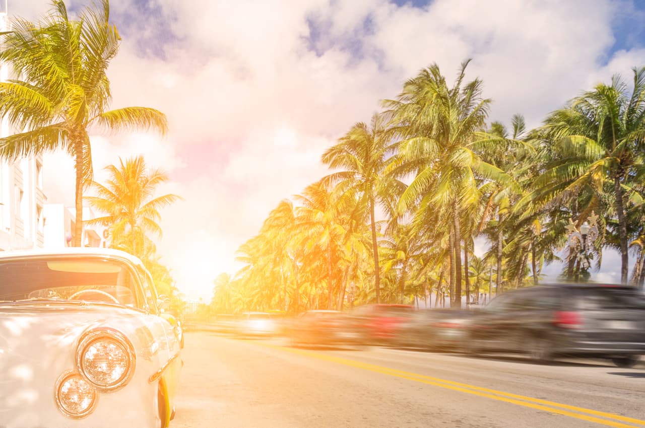 <h3 class="cms-H3-H3"><b>11. Florida</b></h3>
<br>
<br>
<b>Precio promedio de un carro usado:</b> $25,478
<br>
<br>
<b>Diferencia porcentual sobre el promedio nacional: </b>3.1%
<br>
<br>De los vehículos usados que se venden en Florida, el 39.1% corresponde a SUVs, el 43.9% a sedanes, el 12.1% a pickups y el 3.0% a minivans.
<br>