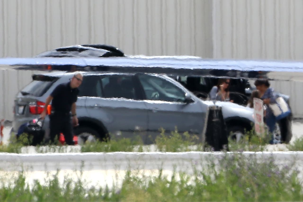 Jen y Justin tomaron un jet privado.