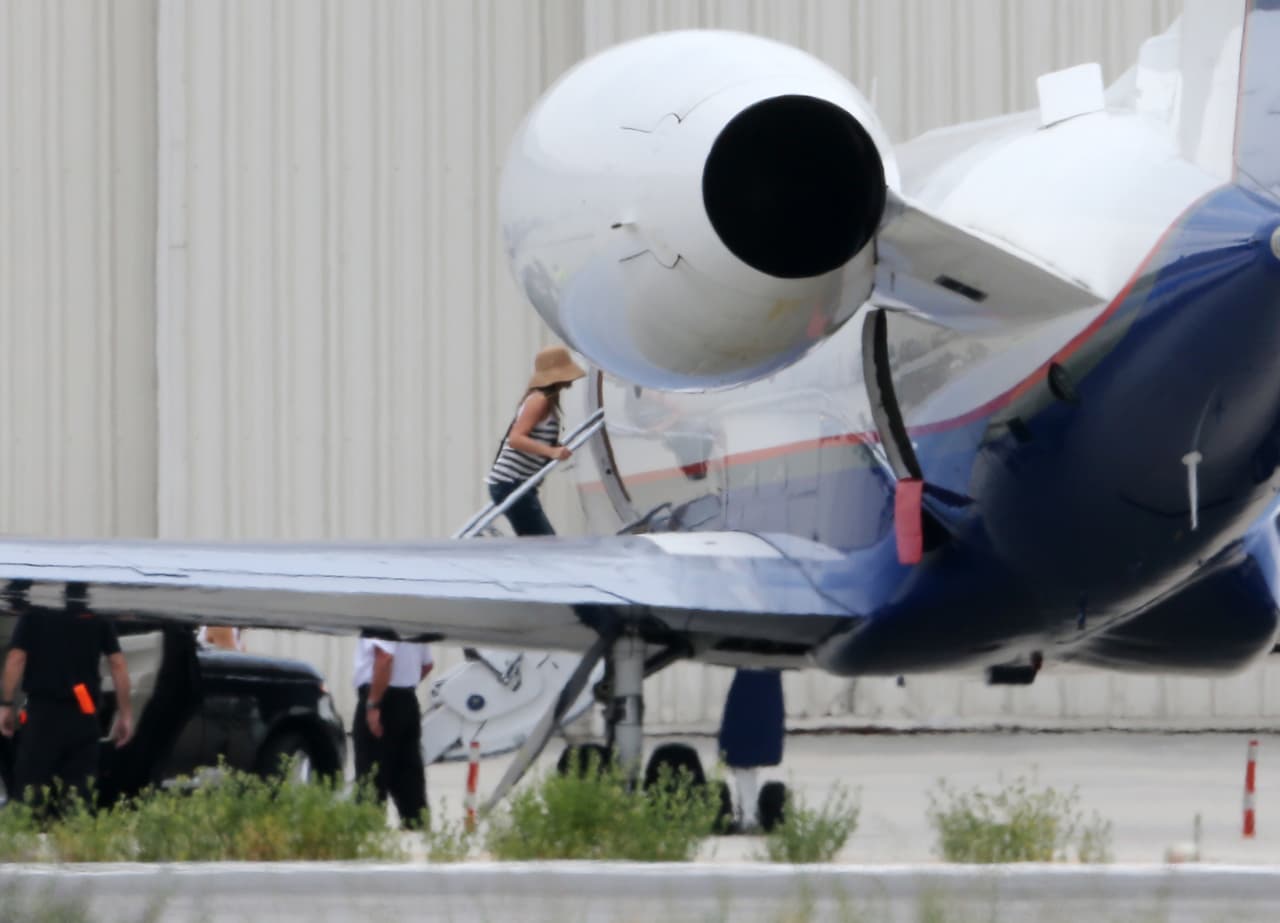 Más imágenes de los famosos yéndose a su 'honeymoon'.