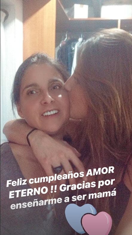 A través de sus historias en Instagram, la actriz Michelle Renaud compartió esta fotografía con un sentido mensaje para conmemorar el cumpleaños de su madre, la señora Laura Ruesga.