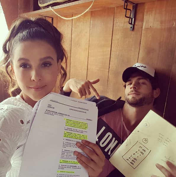 Los mensajes cariñosos no han parado. @horaciopancheri: "Estudiando escenas de #UCHED con esta guapa hermosa princesa chula la mejor del mundo mundial literal. Wow, soy demasiado afortunado en tener compañeras y amigas como la señorita Goto".