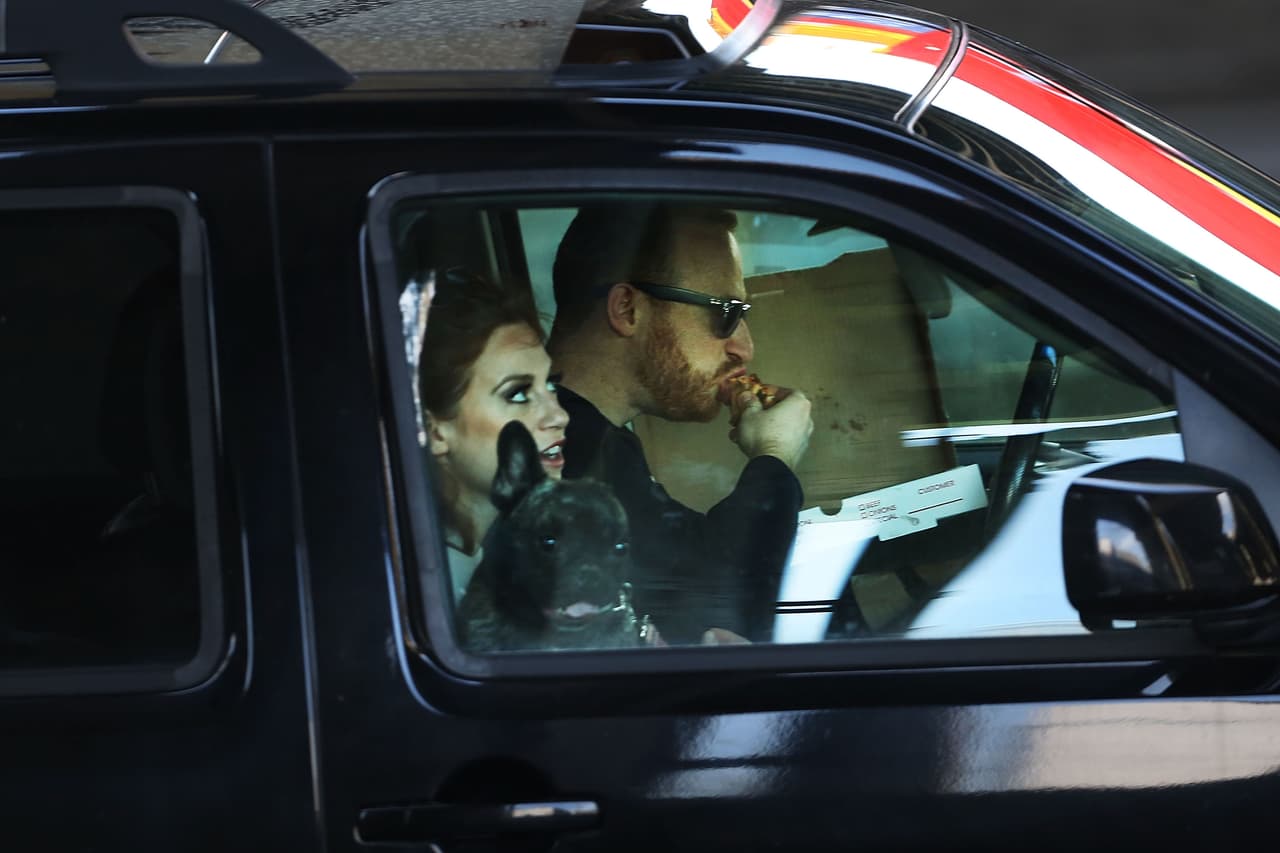 <a href="https://www.gahighwaysafety.org/research/distracted-driving/" target="_blank">GOHS dijo a los conductores que la distracción al volante también incluye</a> hablar con otros pasajeros, comer o tratar de alcanzar algo dentro del vehículo mientras se maneja.