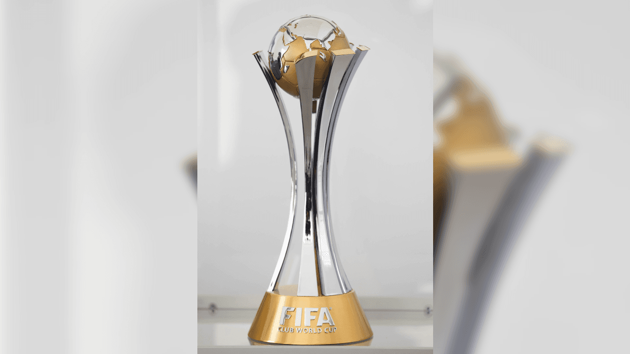 No sufrió afectaciones por la pandemia, pero así aguarda el trofeo del Mundial de Clubes, habitualmente levantado en diciembre.