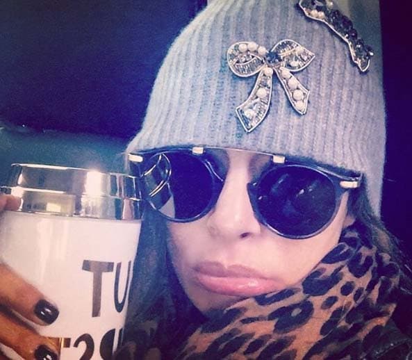 Con las bajas temperaturas que tiene la Ciudad de México, Galilea Montijo hace todo para mantenerse calientita.