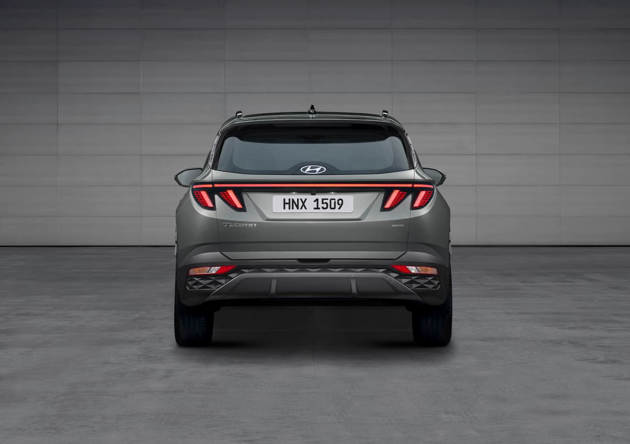 Según Hyundai, estamos ante la Tucson más segura de todas, con una amplia lista de sistemas preventivos de accidentes que componen al Hyundai SmartSense.