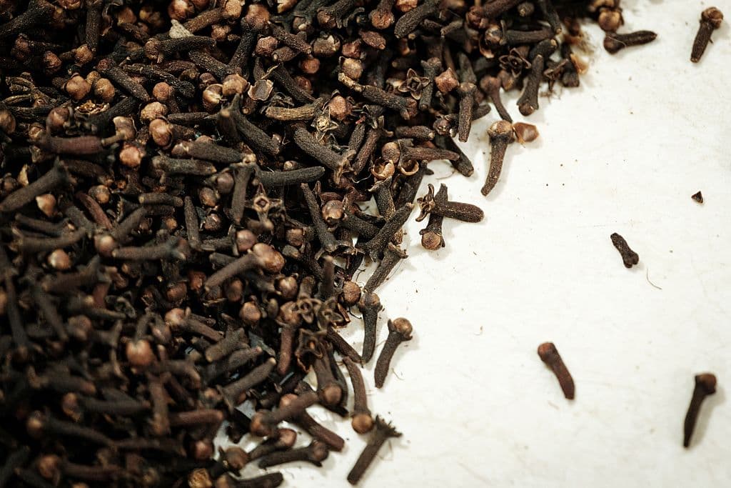 La FDA detecta contaminación radiactiva en especias, tras el retiro masivo de camarones por la misma razón