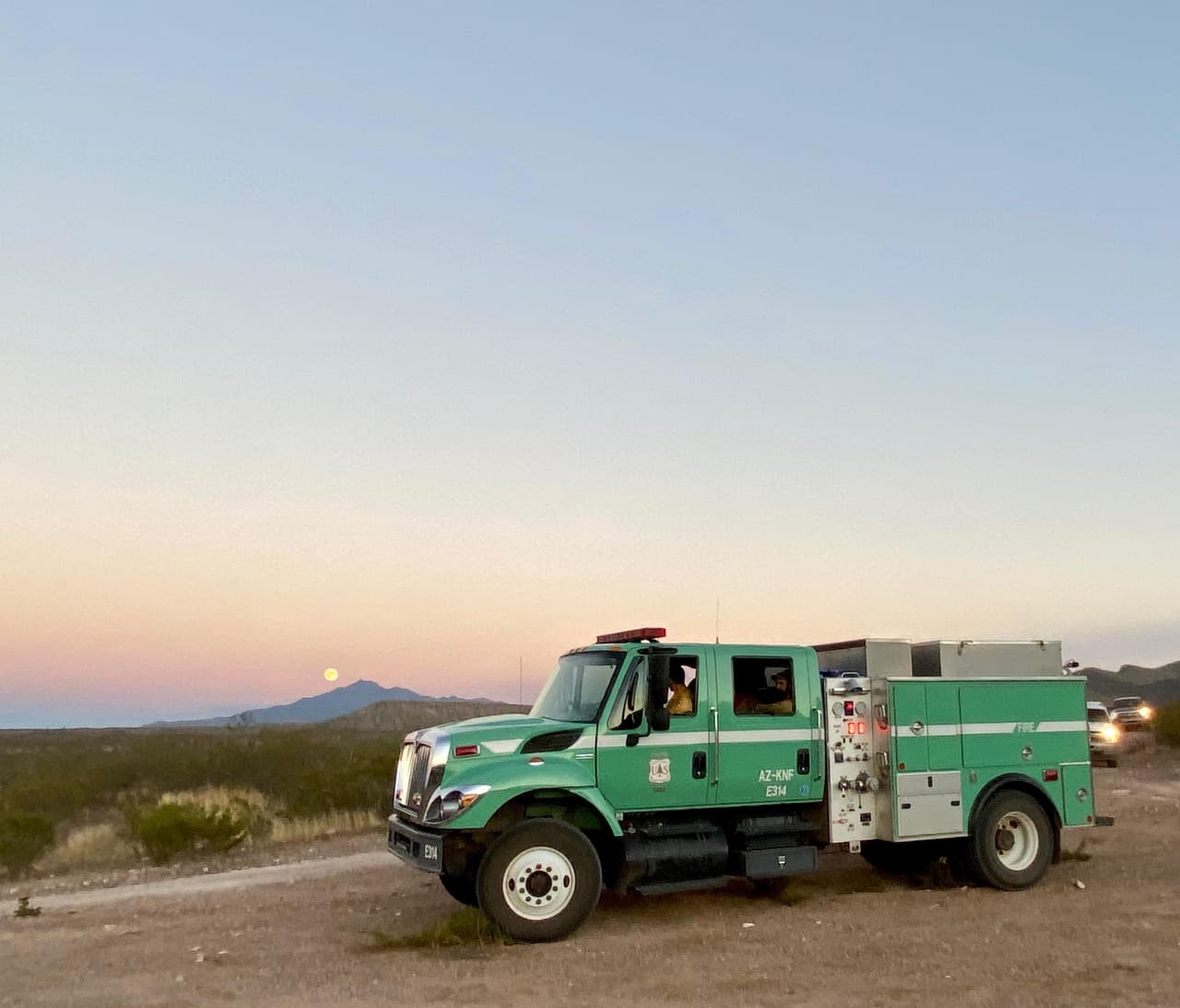 <b><a href="https://inciweb.nwcg.gov/incident/7103/" target="_blank">El incendio Rockhouse</a> </b>ha consumido 19,506 acres de terreno y solo se ha contenido en un 37%. Autoridades indican que el incendio se desató el 21 de agosto 22 millas al sureste de San Carlos, AZ
<br>