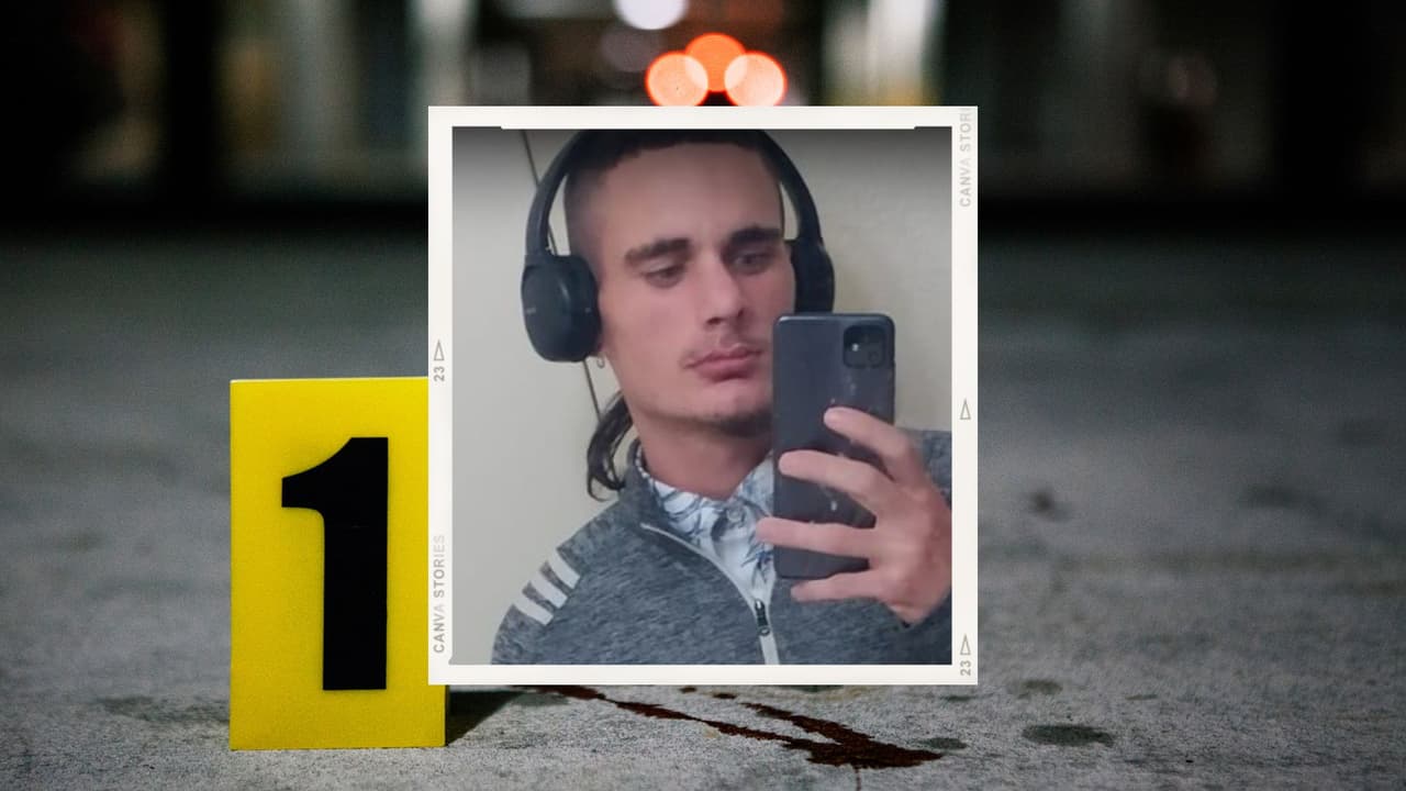 Un hombre fue asesinado mientras dormía en un sillón. Su casa recibió 18 disparos