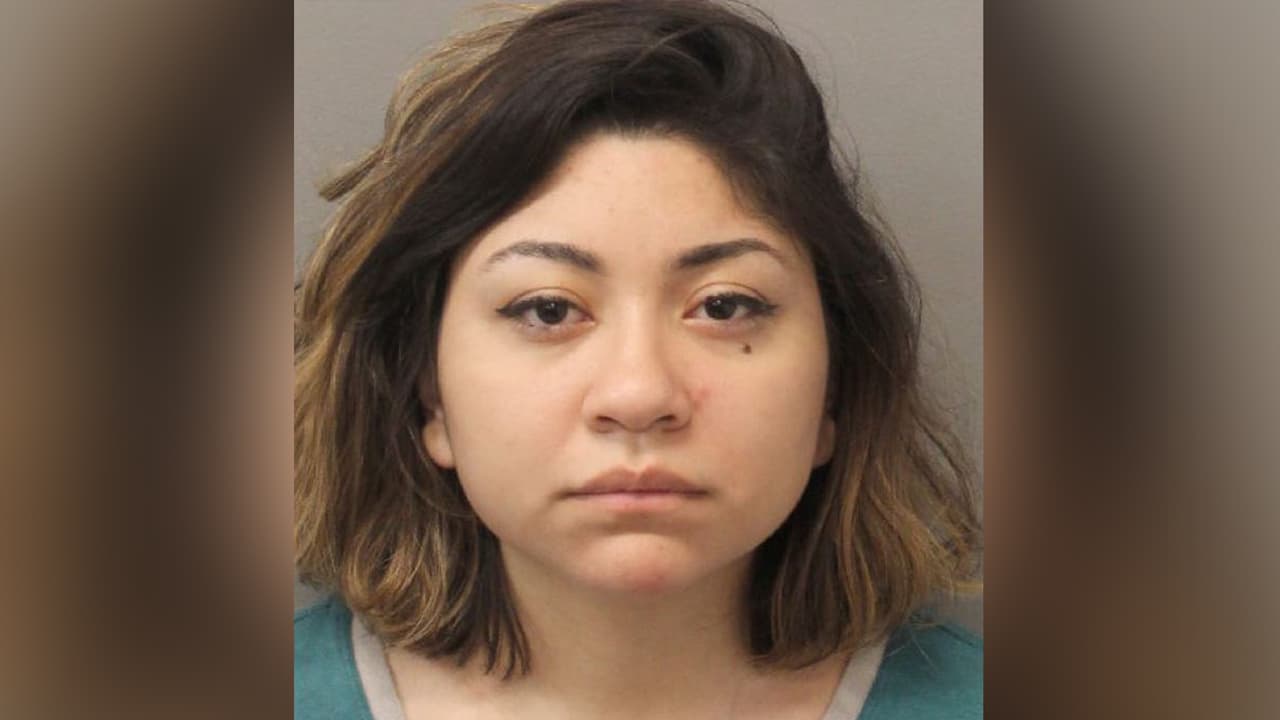 Daniela Garcia - Enfrenta cargos de DUI y por resistirse al arresto.