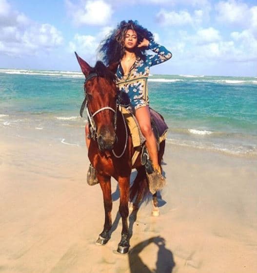 Brittany es cantante, escritora y bailarina, además se desempeña como productora.