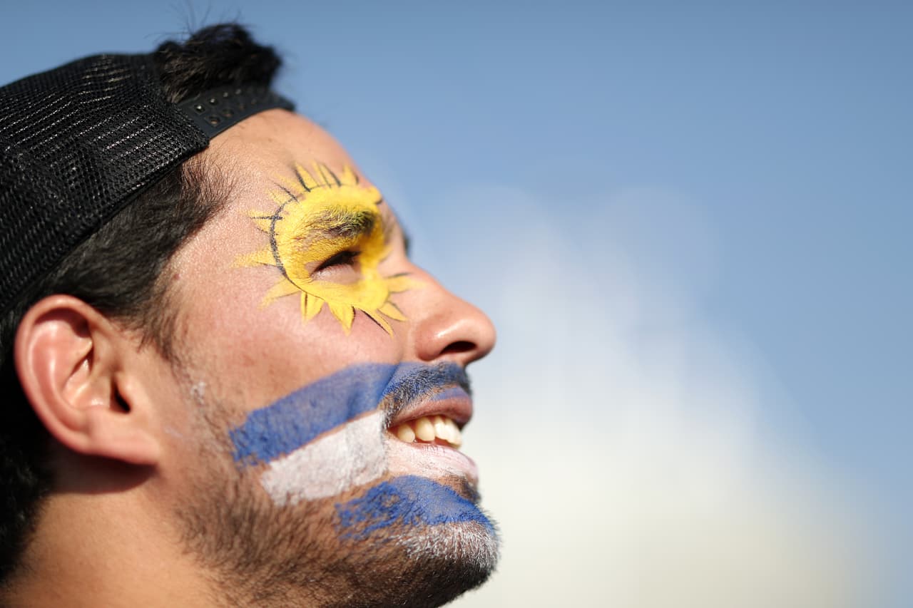 El colorido de los fanáticos en el partido de Uruguay contra Arabia Saudita fue protagonista en el segundo partido de ambos en el grupo A del Mundial de Rusia 2018.