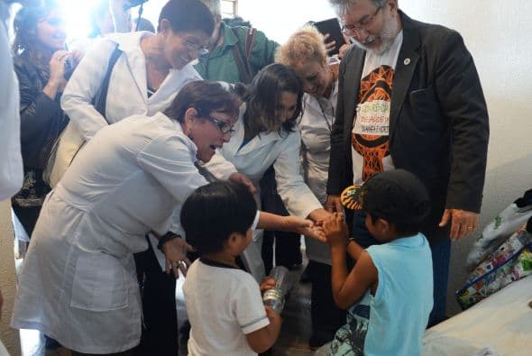 Los ánimos están divididos en Brasil porque hay quienes dicen que esto por un lado va a resolver algunos problemas pero también están acusando al gobierno de oportunismo electoral.