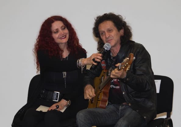 “Mi domadora (su esposa ‘Chela’ Lora) y yo, seguramente ya le estaremos componiendo una rola (canción) a nuestro mandatario, porque siempre hemos hecho canciones a los gobiernos”.