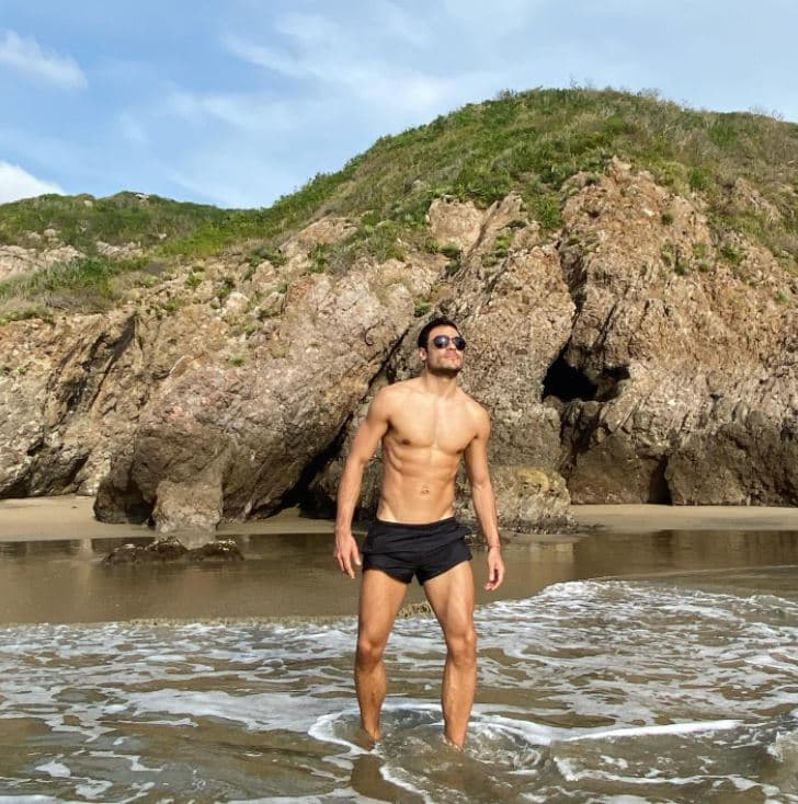<b>#6</b>
<br>Carlos Rivera se despidió del 2019 y le dio la bienvenida al 2022 en la playa, destino en donde se tomó una serie de fotos con las que lució el fruto de su esfuerzo en el gimnasio en su máximo esplendor.