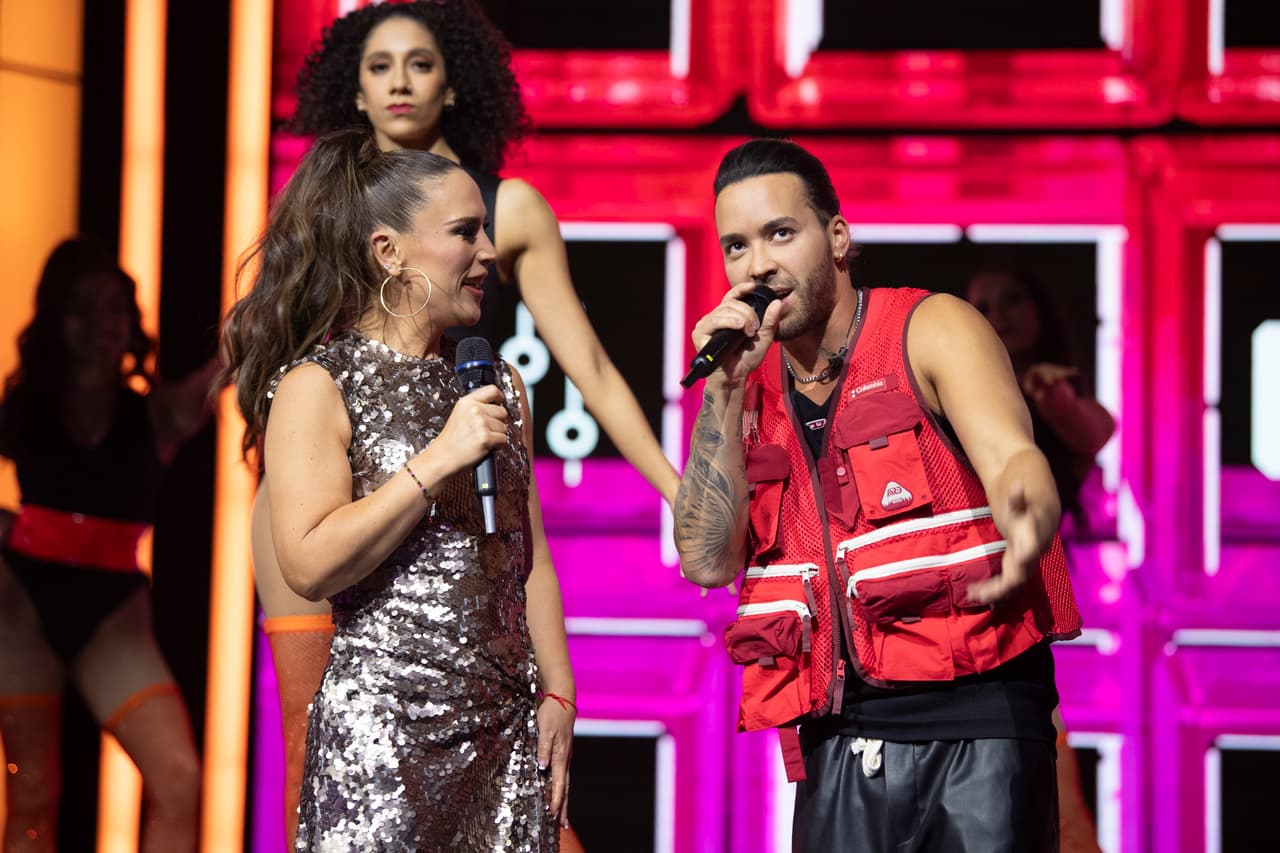 La quinta gala también tuvo grandes invitados. Prince Royce acompañó a Mijares en un divertido duelo frente a Joss Álvarez y Pedro Capó.