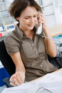 No sigas los consejos ni recomendaciones de un amigo alocado para quien las responsabilidades laborales no existen y ponte a tono con tus realidades. Lo importante ahora es que no te guíes por comentarios, rumores o chismes asociados con quien amas, pues hay gente envidiosa dándote vueltas y no debes sucumbir a sus rumores e intrigas. Por: Profesor Zellagro