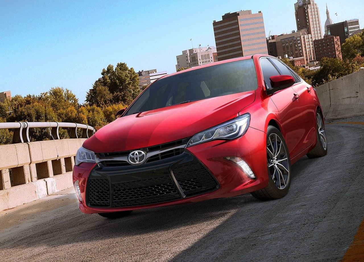 <h3 class="cms-H3-H3"><b>Toyota Camry</b></h3>
<br>
<br>
<b>Tipo:</b> Carro de pasajeros
<br>
<b>Antigüedad:</b> 5 años
<br>
<b>Precio promedio:</b> $13,033