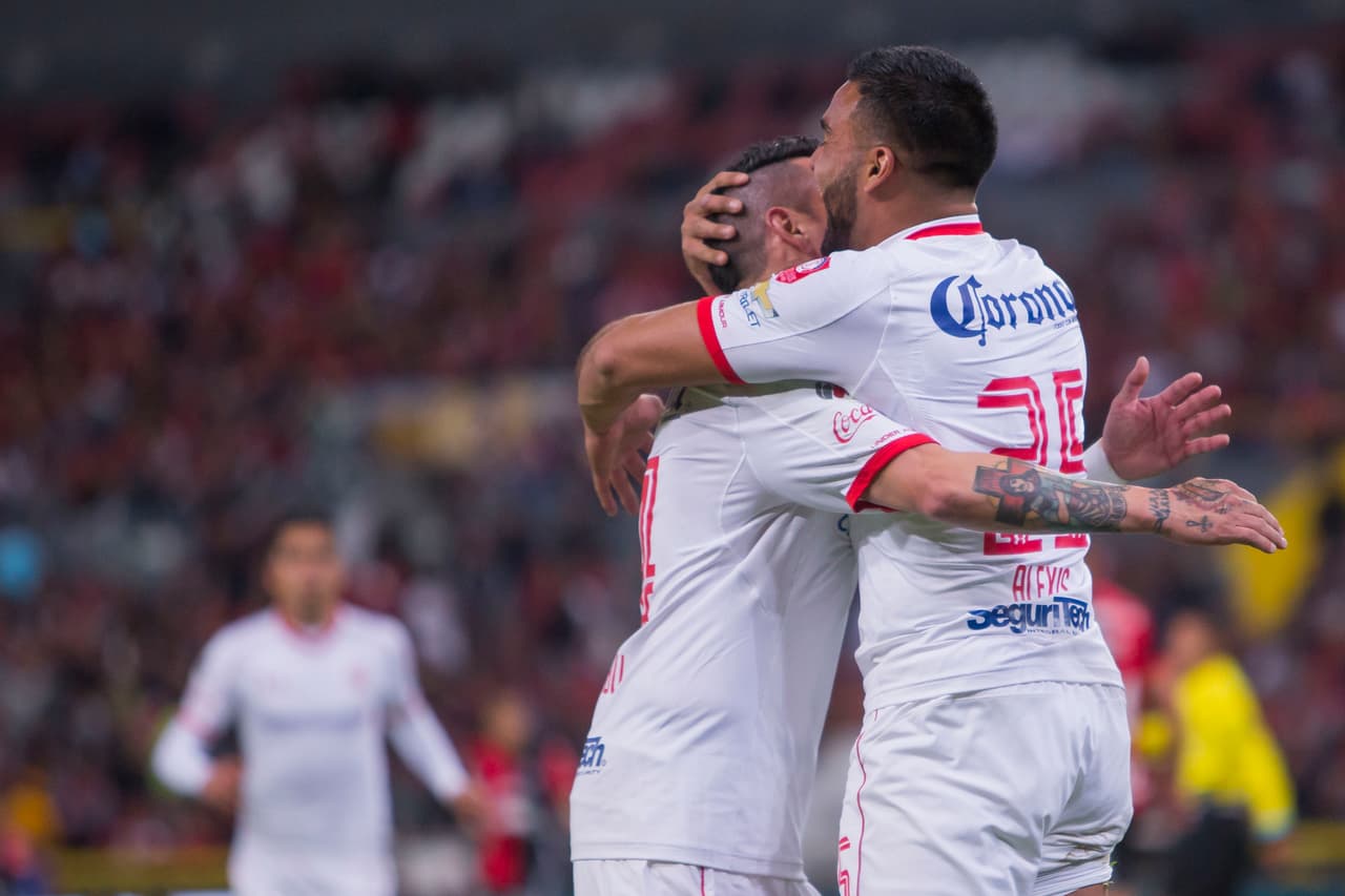 Ese era solo el principio de lo que sería una noche aciaga para los locales.