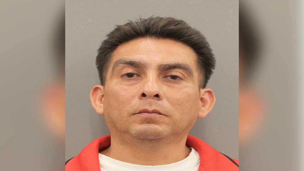 Un hombre saca una pistola en una iglesia y es acusado de amenaza terrorista