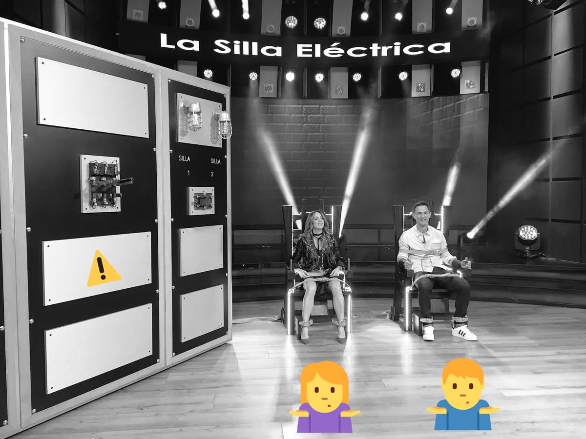 Andrea Legarreta y Alex, del grupo Mercurio, se enfrentaron en la malvada silla eléctrica.
