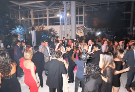 La fiesta se prolongó hasta la madrugada y todos se divirtieron en grande.