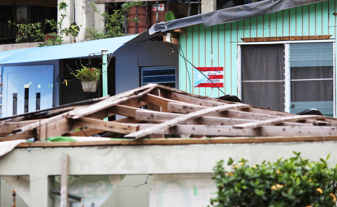 Comerío sigue a oscuras a dos meses del paso del huracán María