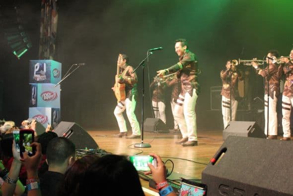 La Trakalosa de Monterrey prendió la fiesta del VIP Tour de Premios Juventud la noche del jueves en el House of Blues ¡Nos dejaron borrachos de amor por ellos!