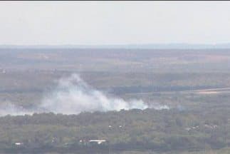 Avión ligero se estrella cerca del aeropuerto de Austin. (Foto: Univision 62)