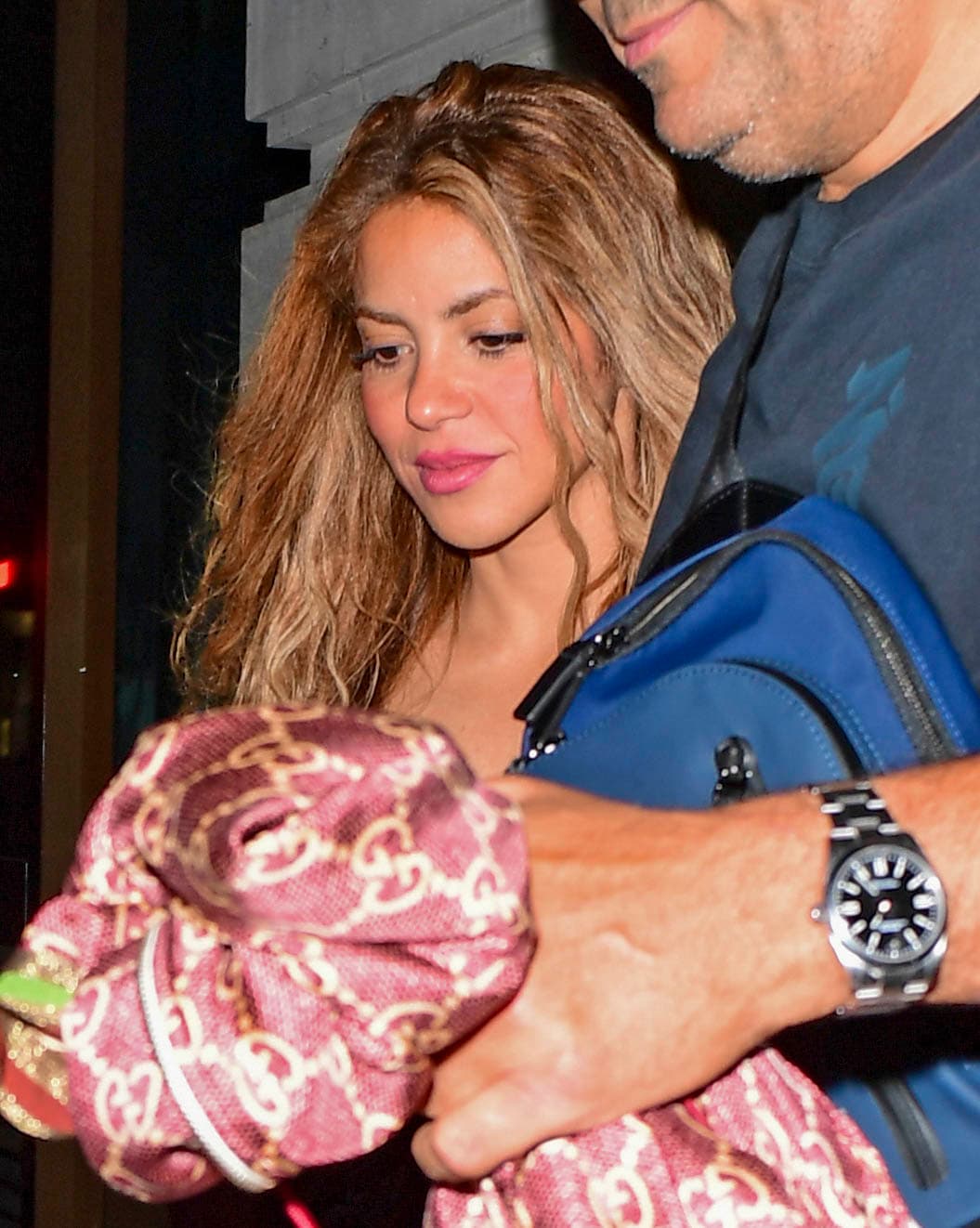 Ni el deportista ni Shakira han hecho comentarios públicos sobre lo que se dice alrededor de ellos. 
<br>