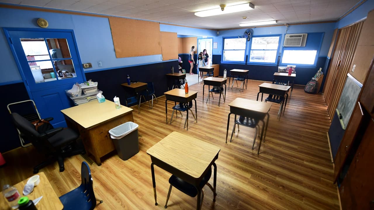 “La mejor recomendación es que no pongan a los niños bajo riesgo en las escuelas”: doctora de la FIU