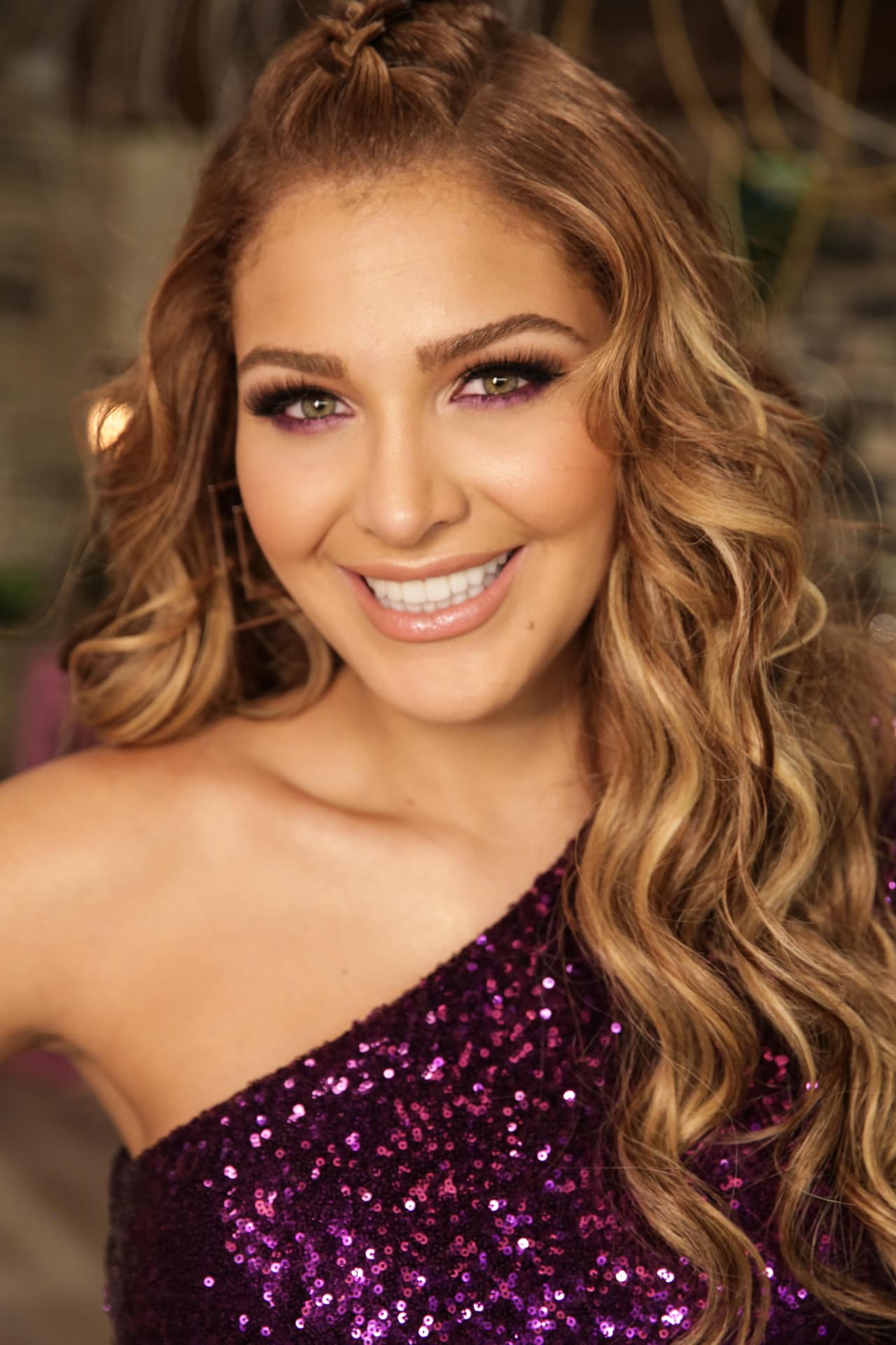 Así se divierte Migbelis Castellanos detrás de cámaras en la segunda gala de Mira Quién Baila All Stars.