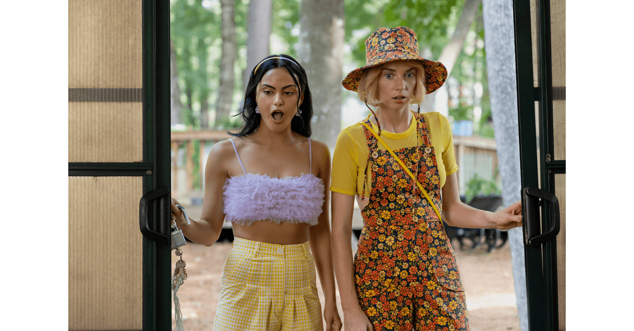 Camila Mendes y Maya Hawke en 'Do Revenge'