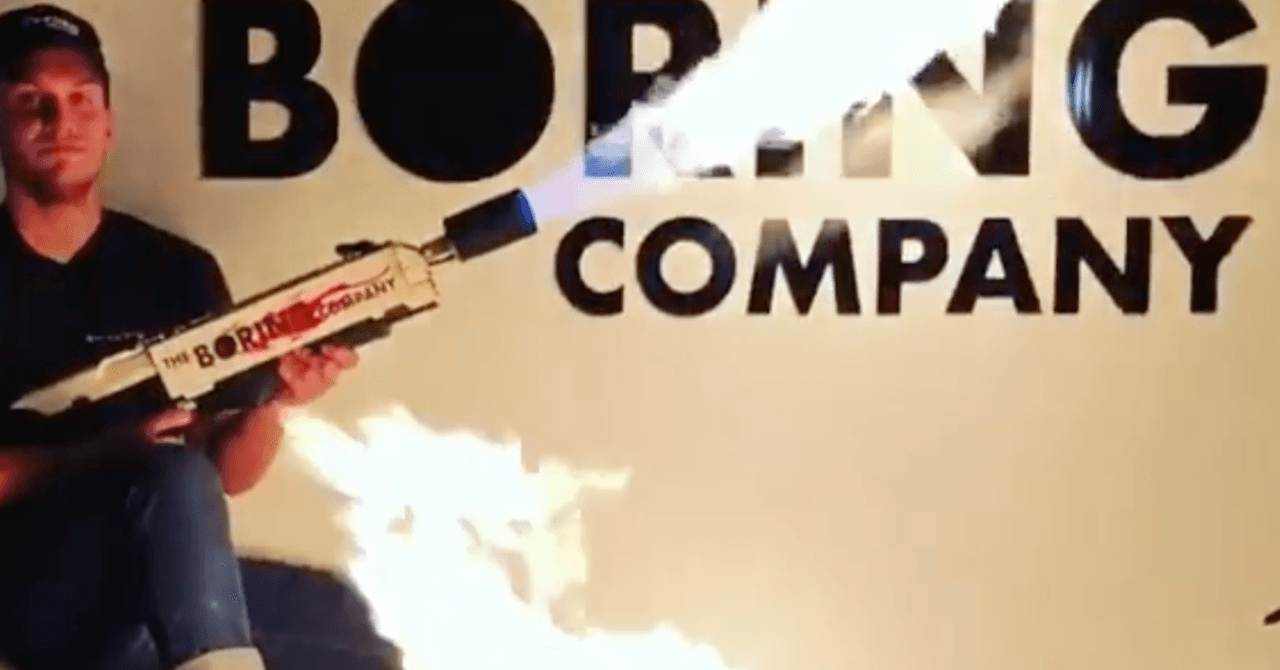 La "terrible idea" del multimillonario Elon Musk de vender lanzallamas