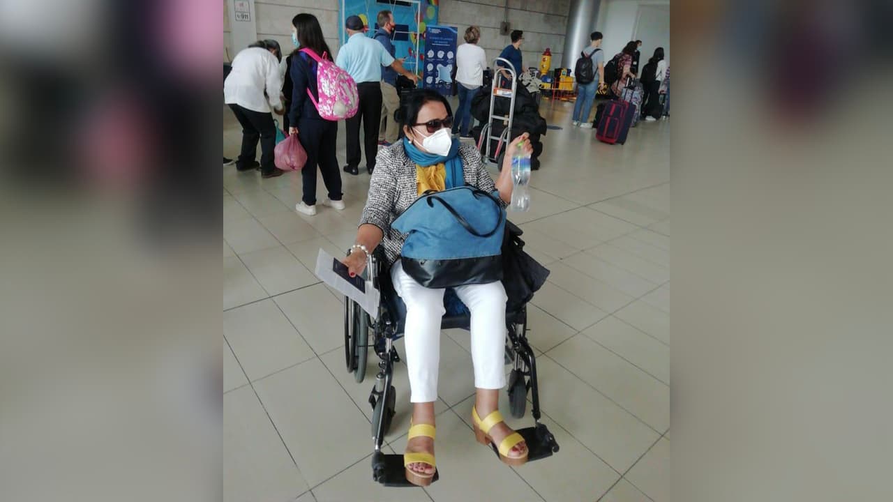 Esta madre viajó desde su natal Honduras a pesar de su delicado estado de salud. "Yo quiero una explicación y no me la han dado. Vengo a buscarlos" dijo.