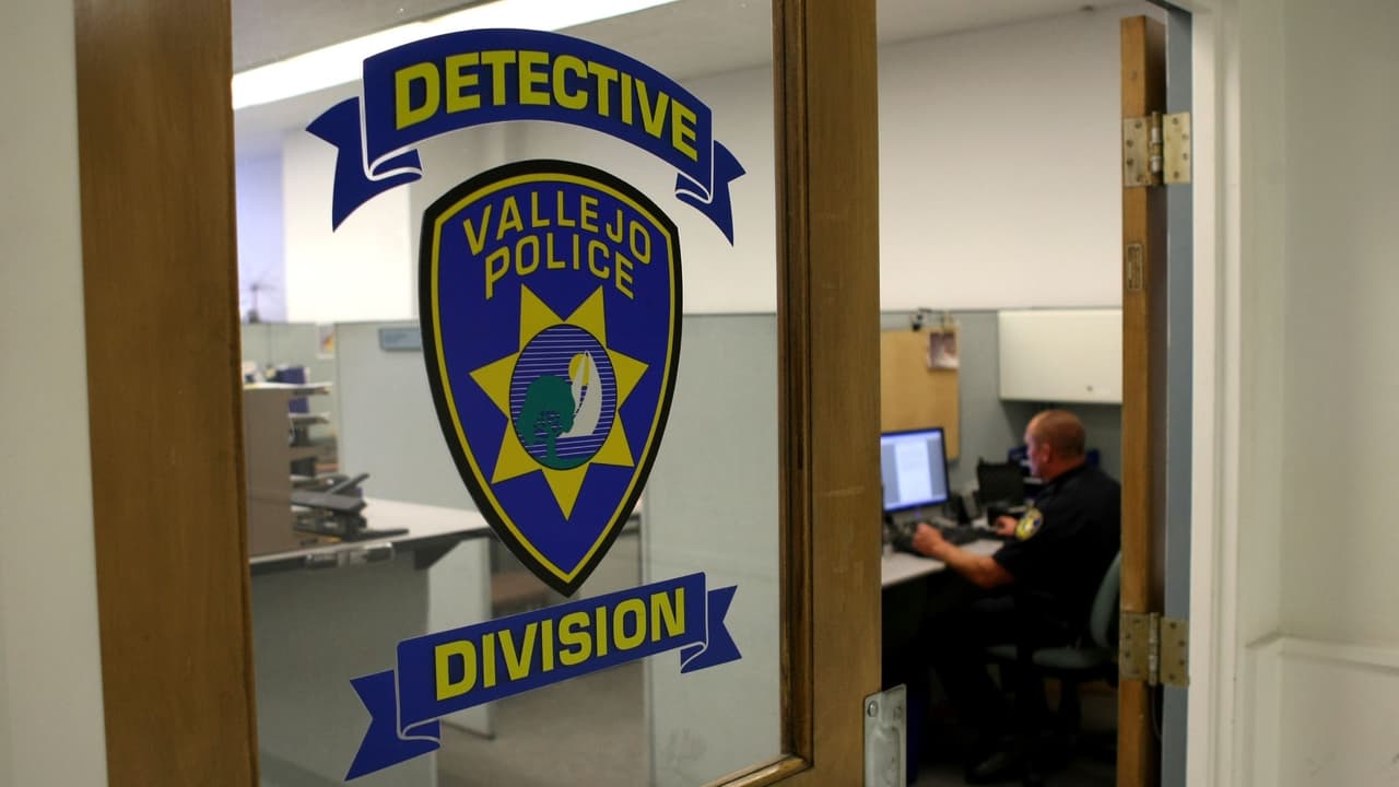 Investigan a la Policía de Vallejo por ritual de doblar sus placas por cada muerte a manos de un oficial