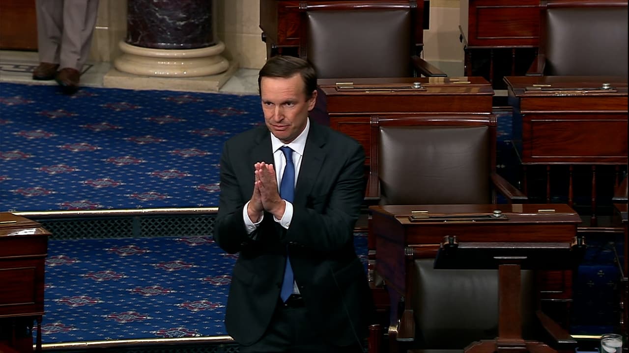 El senador de Connecticut, Chris Murphy, reacciona con un emotivo discurso tras el tiroteo en una escuela de Uvalde, Texas donde murieron 19 niños y dos adultos, según autoridades. Más noticias en 
<a href="https://www.univision.com/noticias/que-estamos-haciendo-un-senador-ruega-a-los-legisladores-que-actuen-tras-el-tiroteo-en-una-escuela-primaria-de-texas-video" target="_blank">Univision</a>.