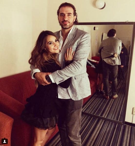 Después de su primer encuentro volvieron a trabajar juntos en el video “Vámonos”, en el que trabajó la ex RBD junto a Joey Montana y así nació el amor.